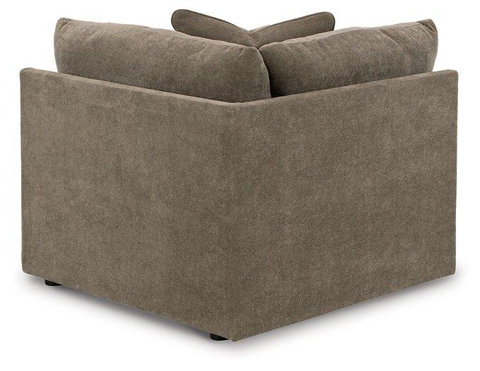 Raeanna Sectional with Chaise