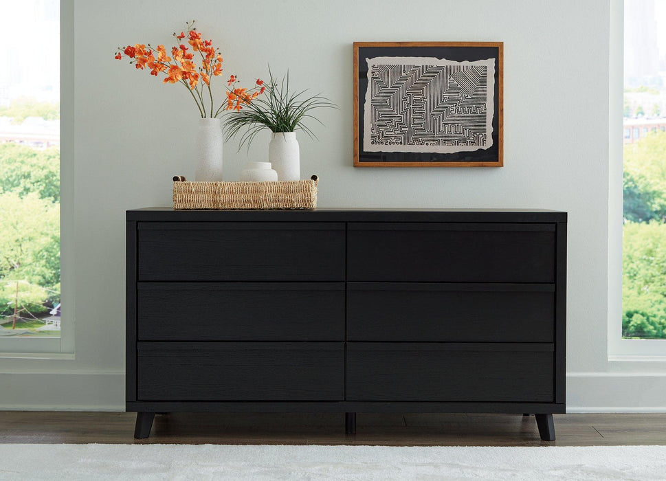 Danziar Dresser